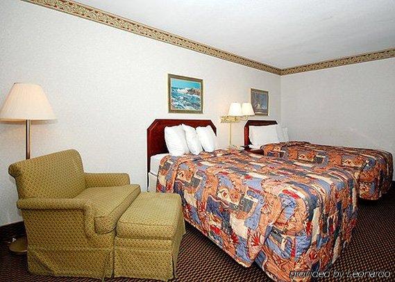 Econo Lodge West Springfield Habitación foto